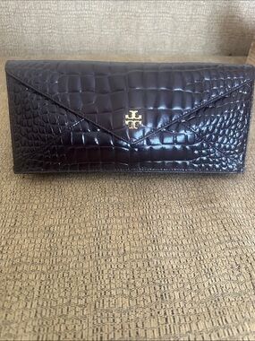 Tory Burch Glossy Croc-Embossed Envelope Clutch in Dark Brown with Gold Logo